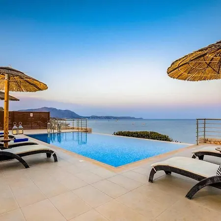 Sleeps 6 Air Con Wifi Villa *