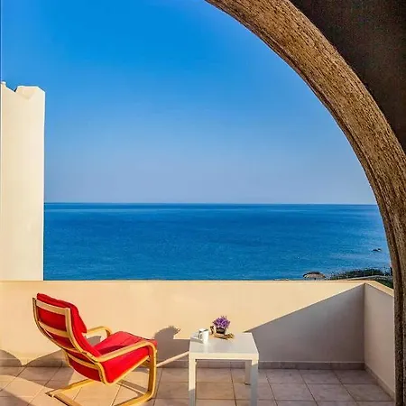 Villa Sleeps 6 Air Con Wifi